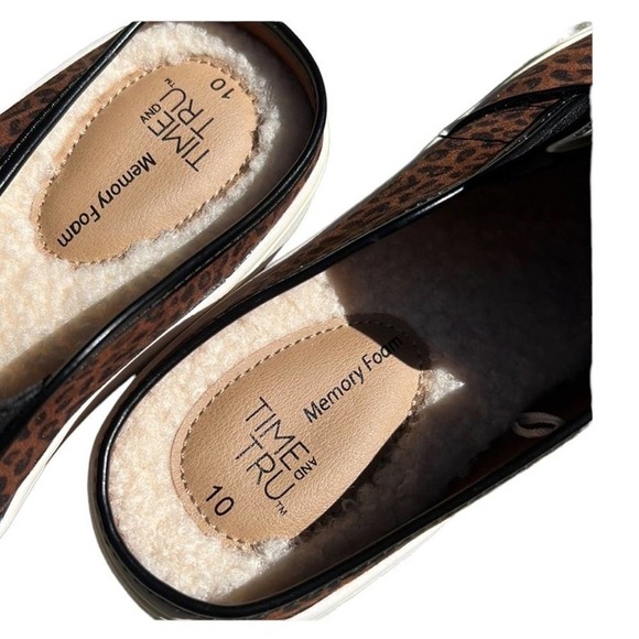 Memory Foam Casual Slip Ons - Picture 5 of 7